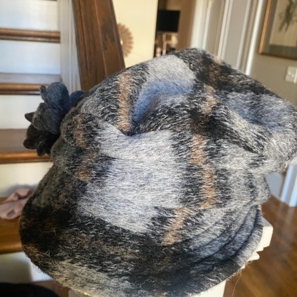 Anthropologie Grey Embellished  Plaid Newsboy Hat - Picture 4 of 4